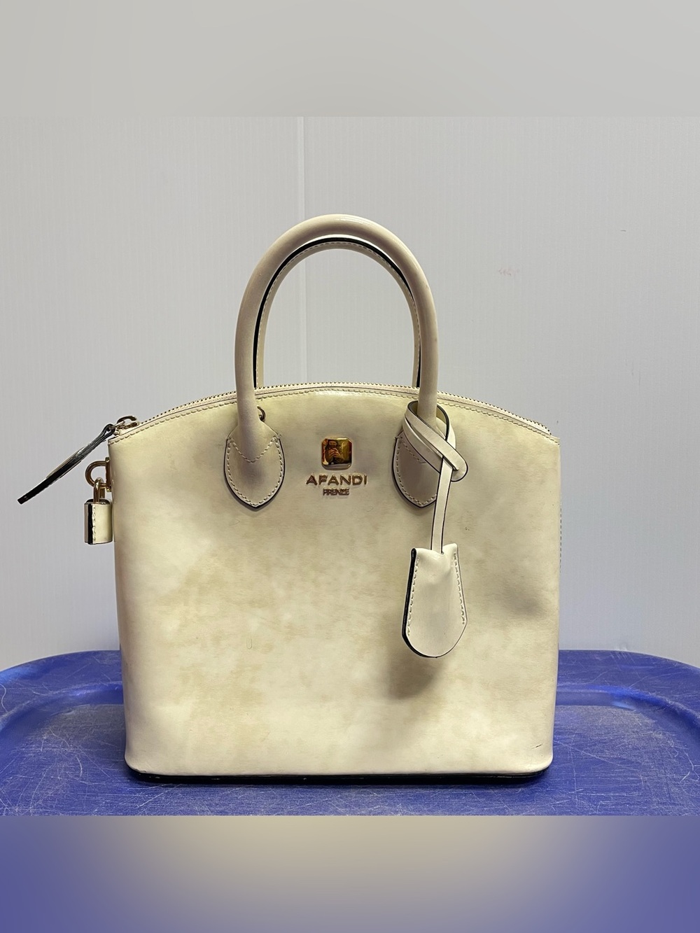 AFANDI ITALIAN LEATHER HANDBAG IVORY